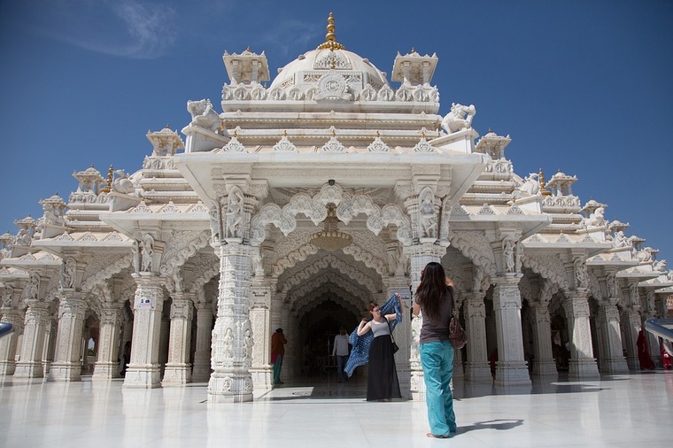 Large religious tourism india